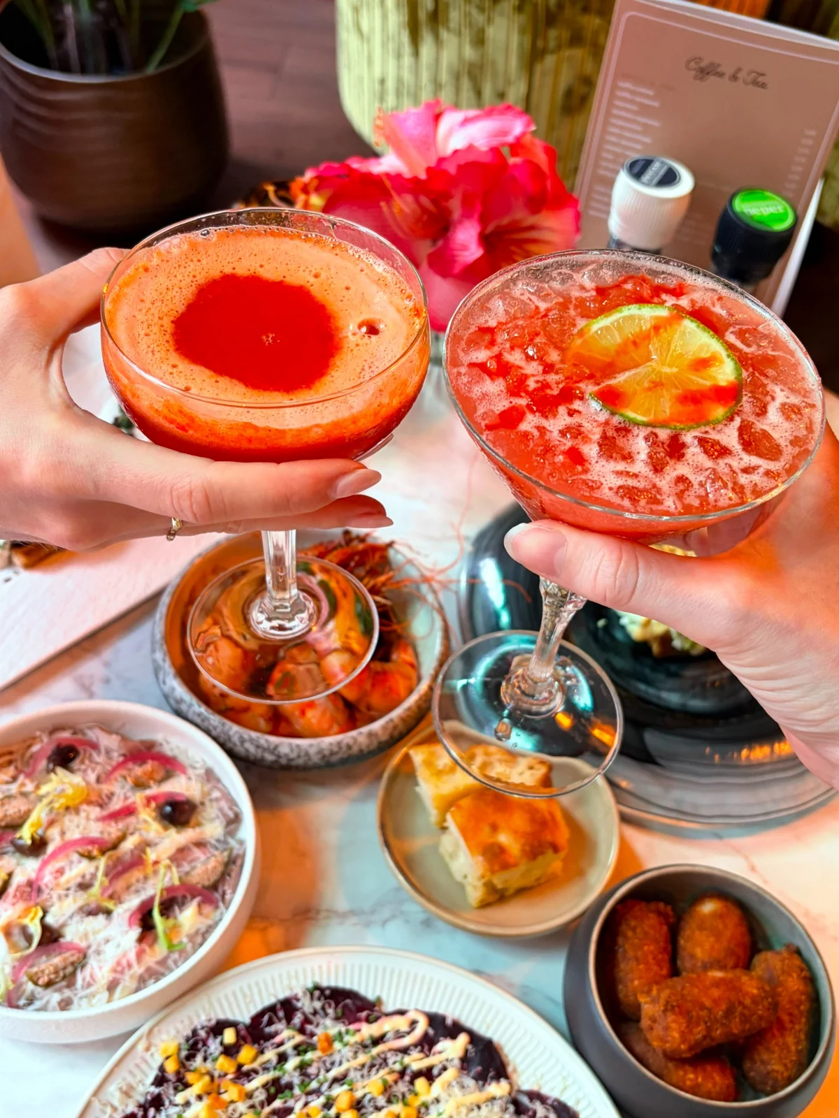 Samen proosten met cocktails bij The Gallery Foodbar